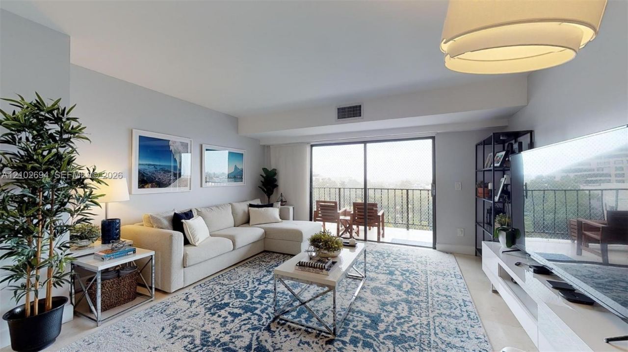 77 Crandon Blvd , Unit 8D, Key Biscayne, FL 33149 Photo