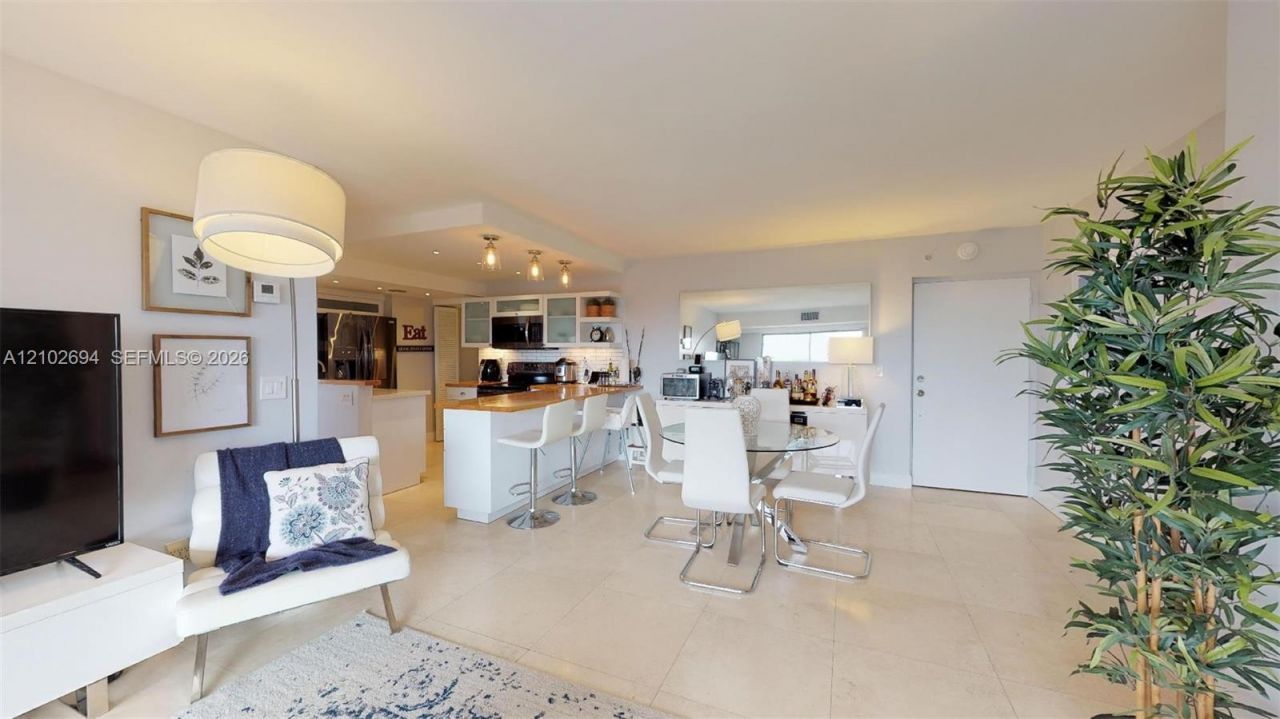 77 Crandon Blvd , Unit 8D, Key Biscayne, FL 33149 Photo