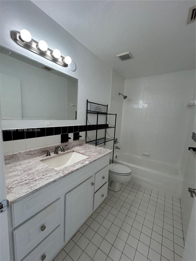 1360 Collins Ave, Unit 302, Miami Beach, FL 33139 Photo