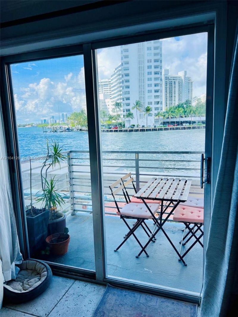 1441 Lincoln Rd , Unit 207, Miami Beach, FL 33139 Photo