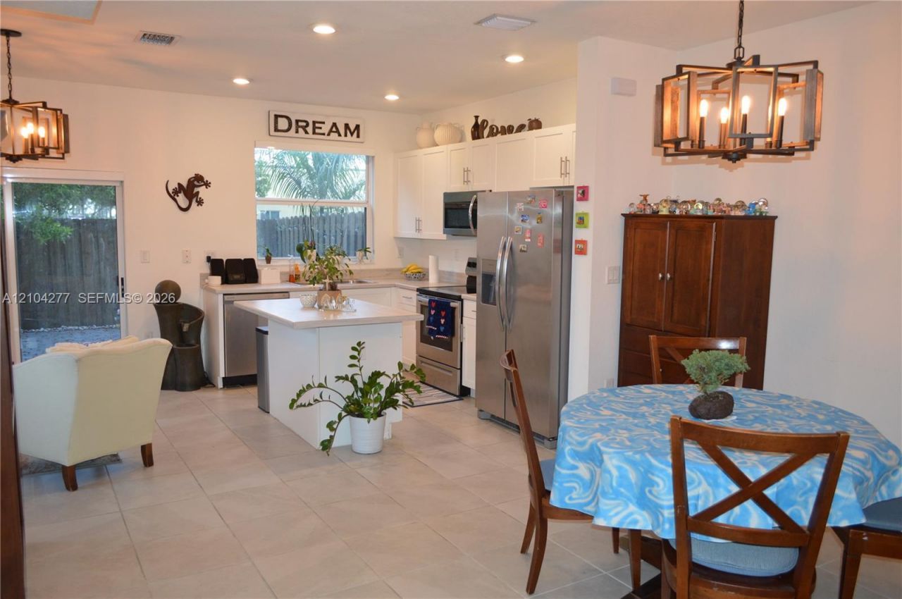 2744 SE 19th St , Homestead, FL 33035 Photo