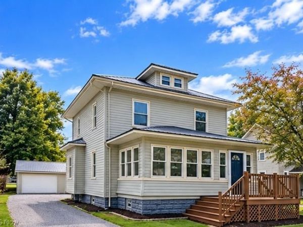 364 E Main Street , Gnadenhutten, OH 44629