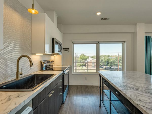 4361 S Congress Ave , Unit 401, Austin, TX 78745