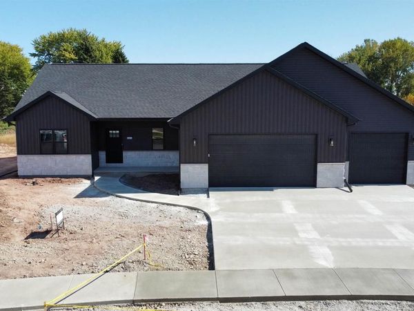 N8838 GALWAY LANE, Menasha, WI 54952