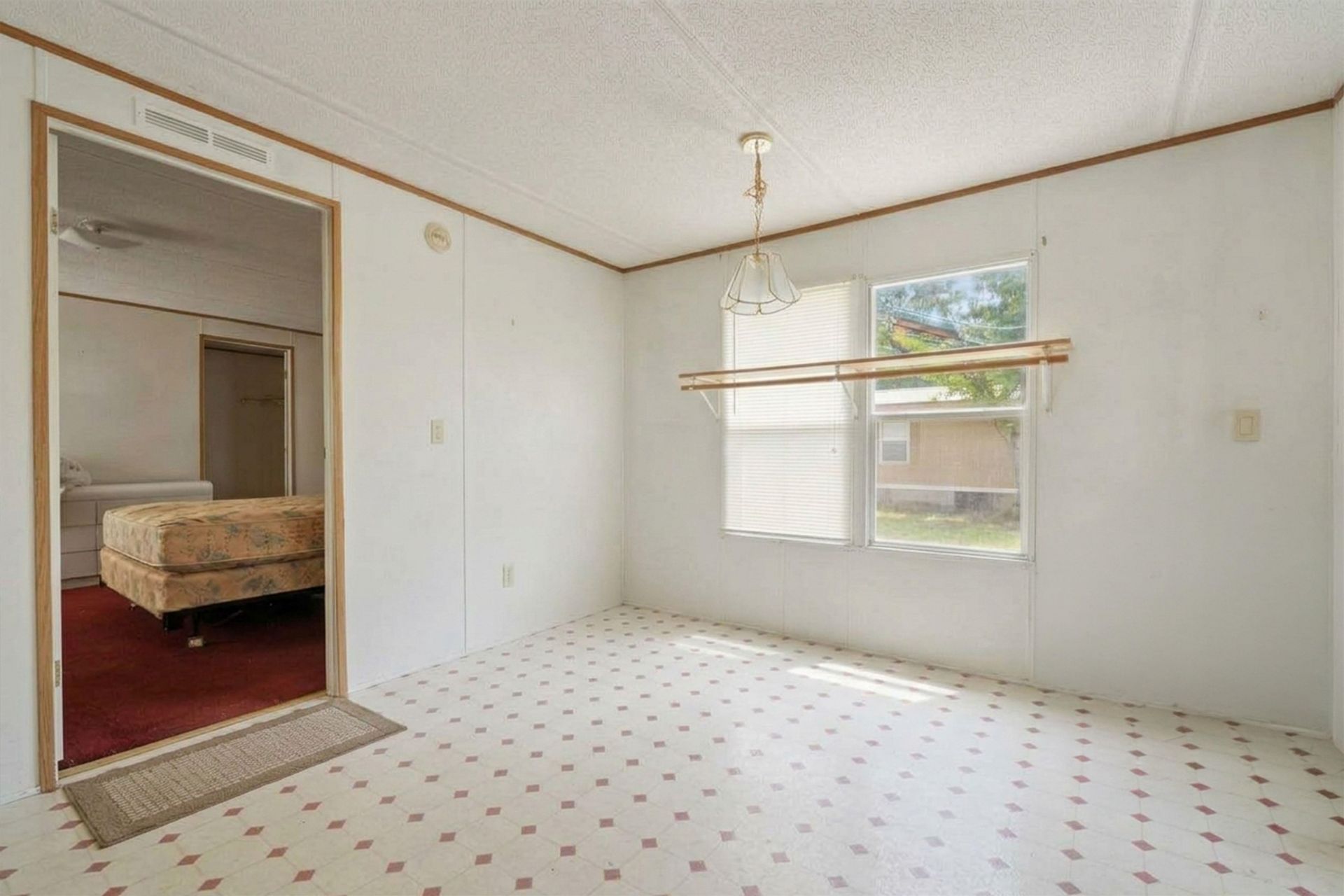 1068 Old River Rd.  Photo 4