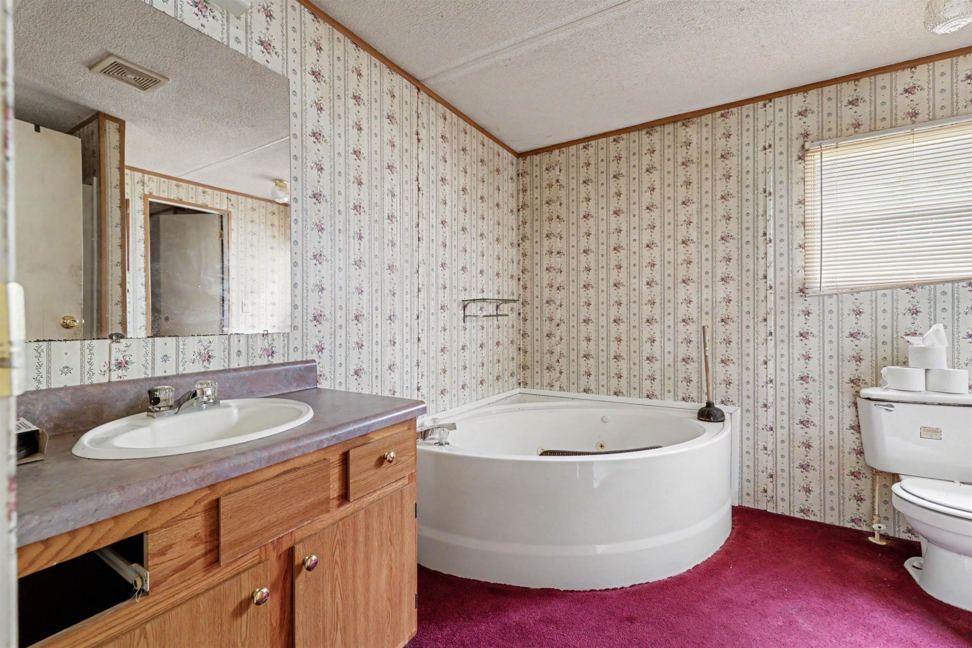 1068 Old River Rd.  Photo 6