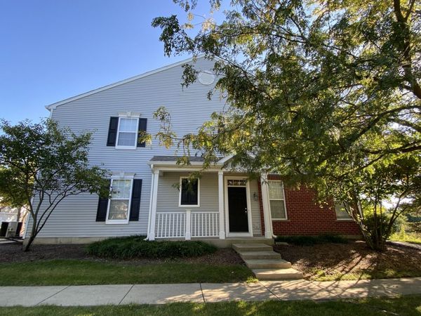 201 Springbrook Trail S, Oswego, IL 60543