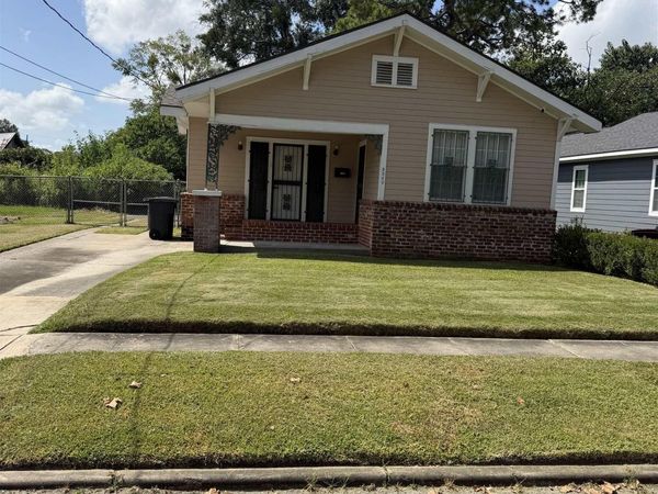 2060 Hemlock St, Baton Rouge, LA 70802