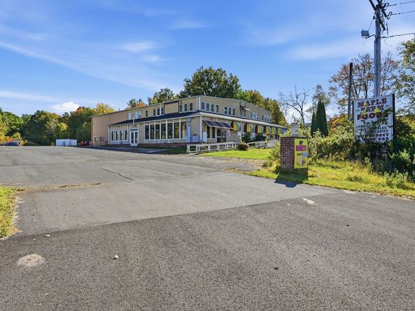 10 S Maple St, Hadley, MA 01035