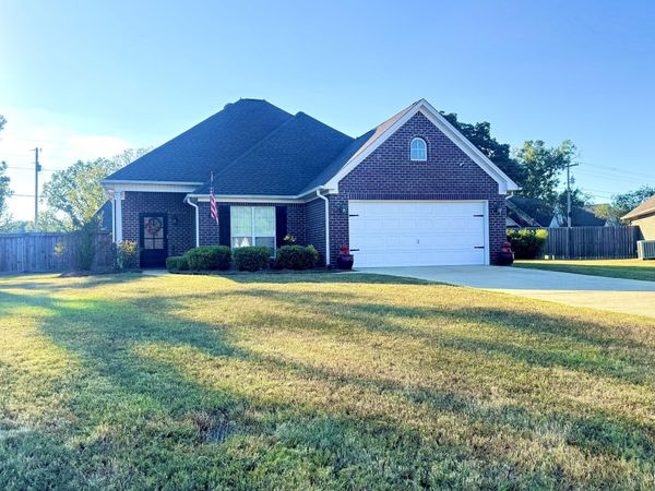 103 Champions Cv., Saltillo, MS 38866