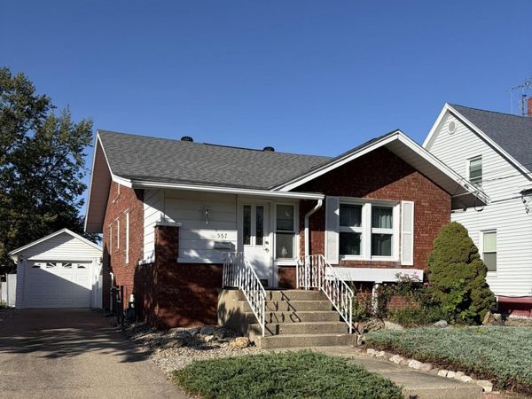 557 E 3RD Street, Galesburg, IL 61401
