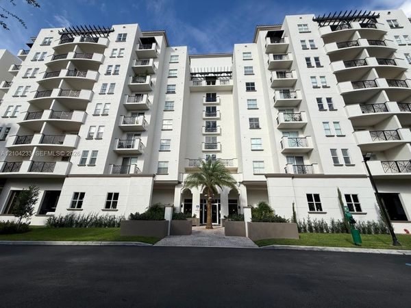 9021 SW 94th St, Unit 307, Miami, FL 33176