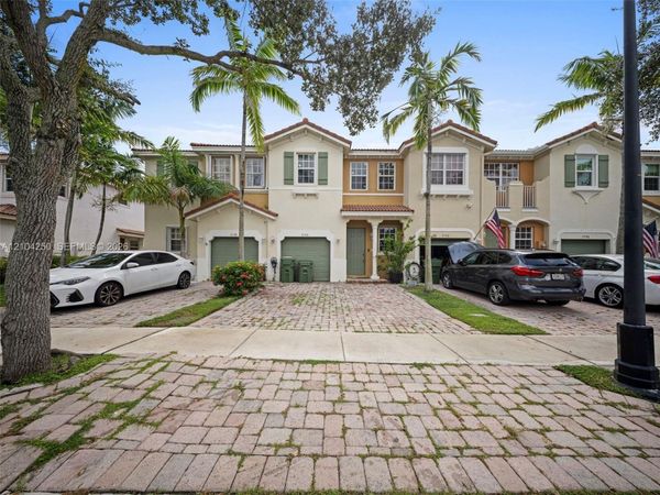 2104 NE 3rd Ct , Homestead, FL 33033