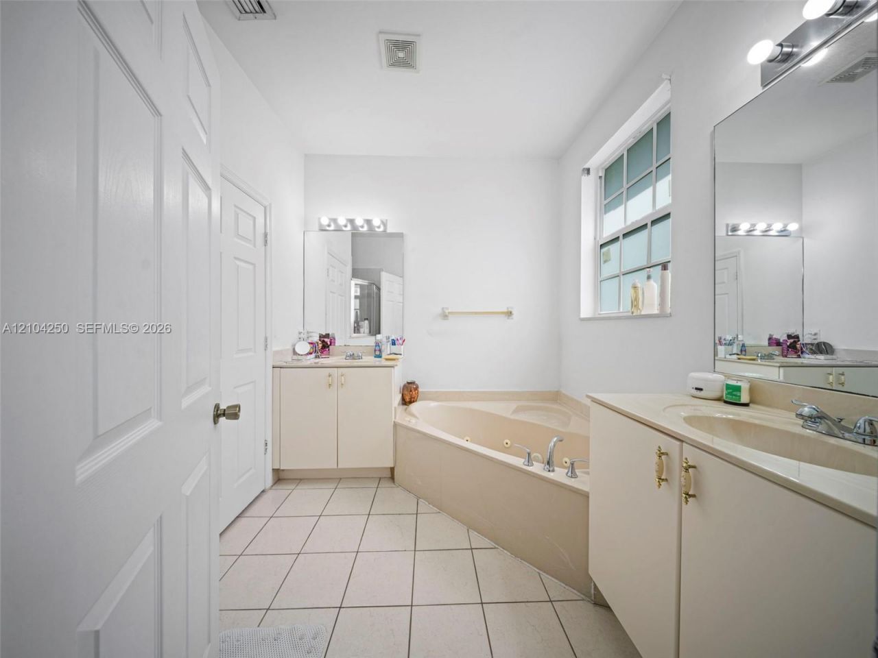 2104 NE 3rd Ct , Homestead, FL 33033 Photo