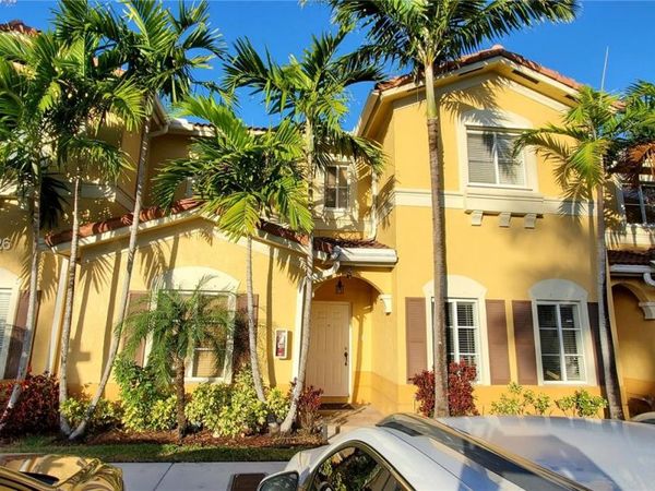 8432 NW 107 ct , Unit 2-35, Doral, FL 33178