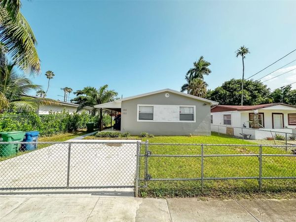 250 NW 82nd Ter , Miami, FL 33150