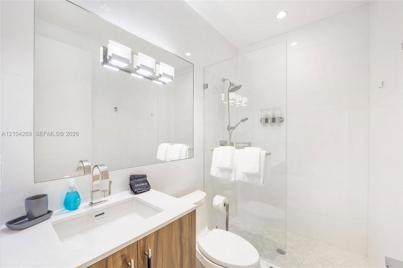 7501 Coquina Dr , North Bay Village, FL 33141 Photo