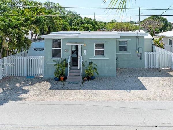 30 Orange Dr , Key Largo, FL 33037