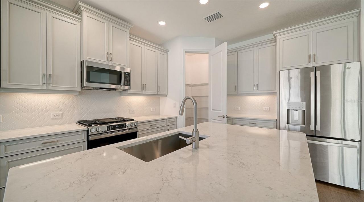 8039 Anthirium Loop, Sarasota, FL 34240 Photo