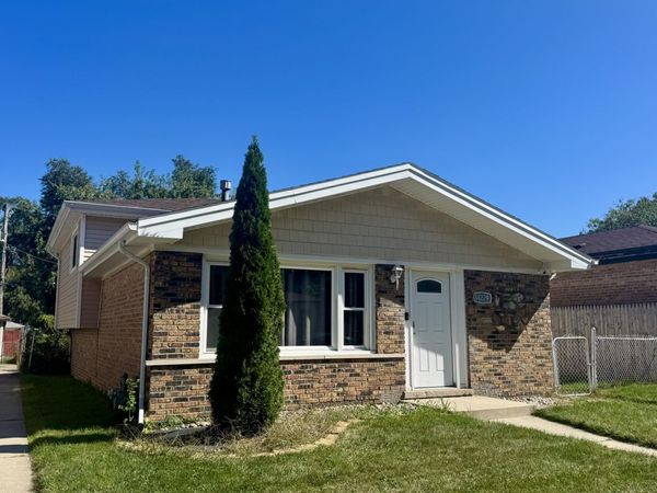 14229 S Saginaw Avenue , Burnham, IL 60633
