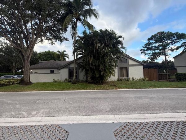315 LANDINGS Boulevard, Greenacres, FL 33413