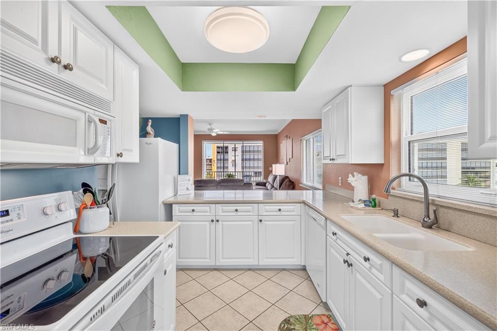 4361 Bay Beach Ln, Unit 424, Fort Myers Beach, FL 33931 Photo