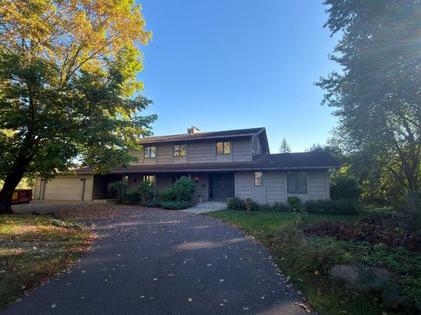 49 Nord Circle Road, North Oaks, MN 55127