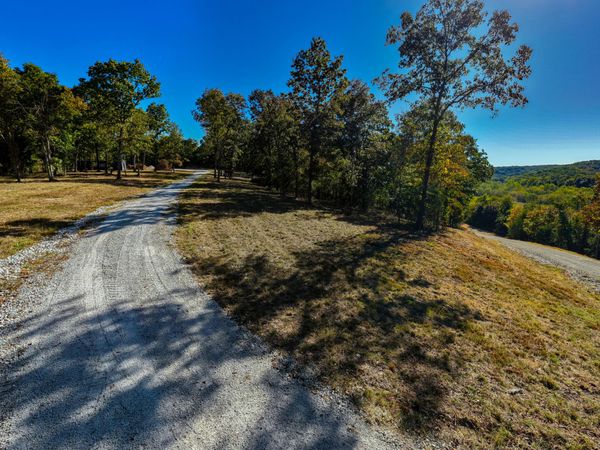 000 County Road U-112, Macomb, MO 65702