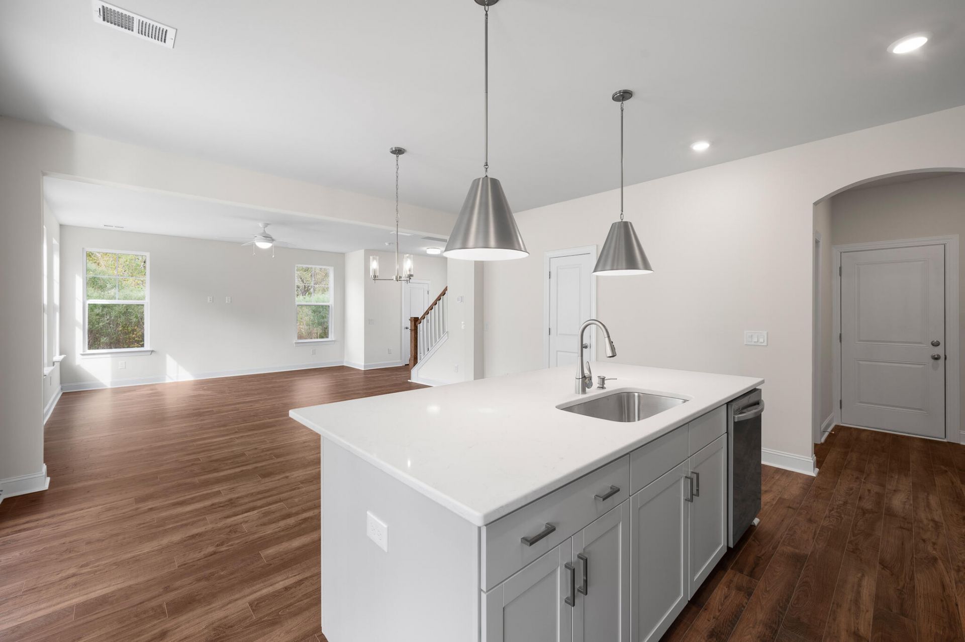 1098 Williams Road Photo 11