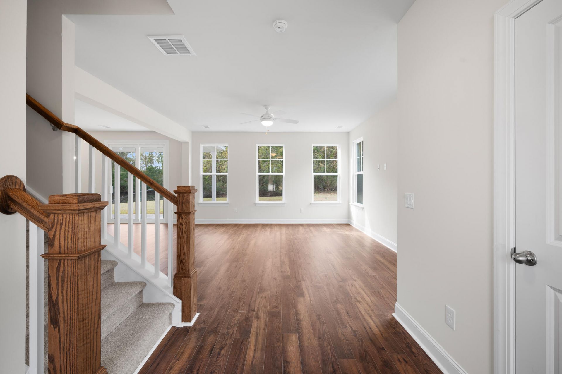 1098 Williams Road Photo 7