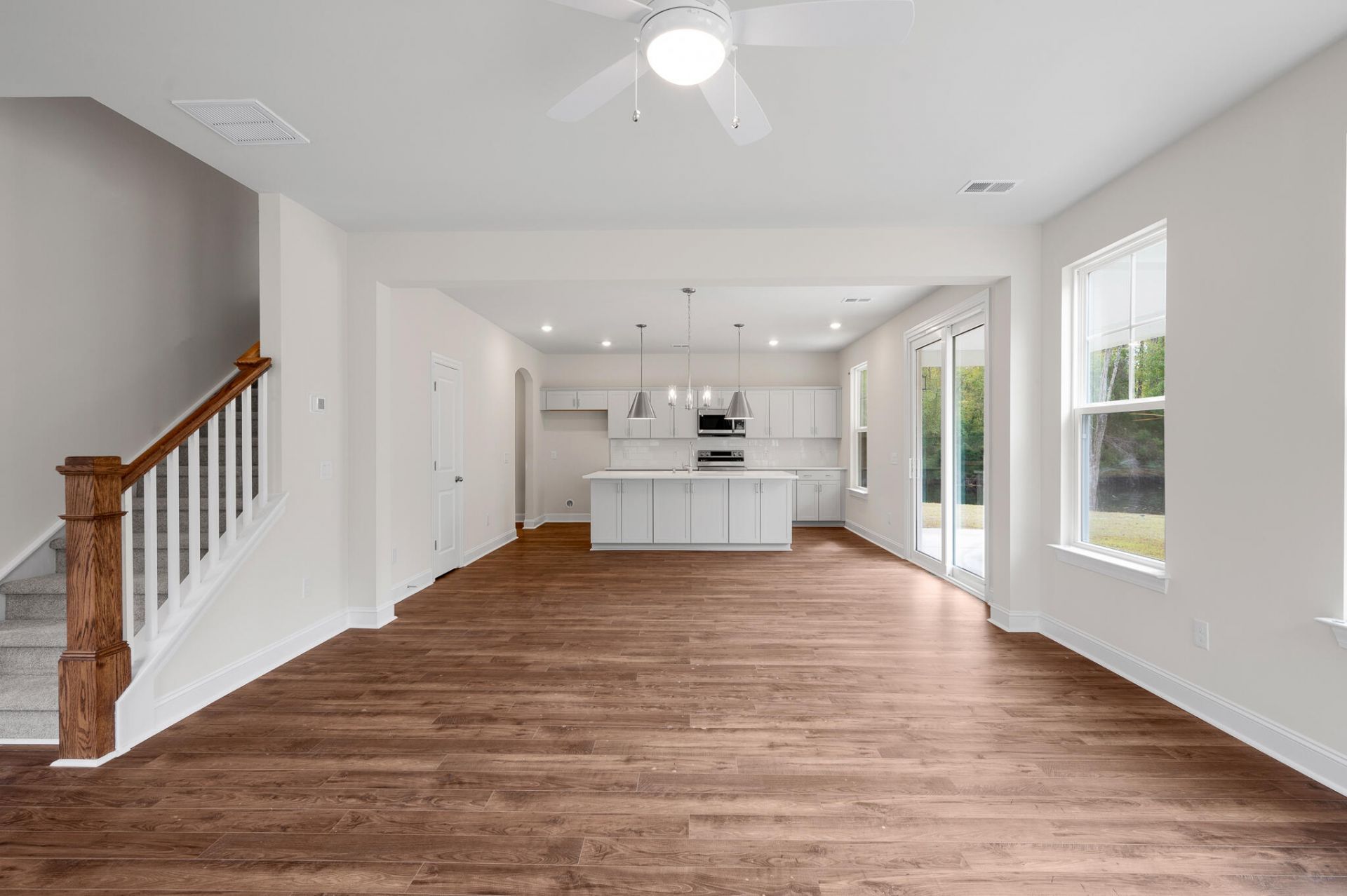 1098 Williams Road Photo 9
