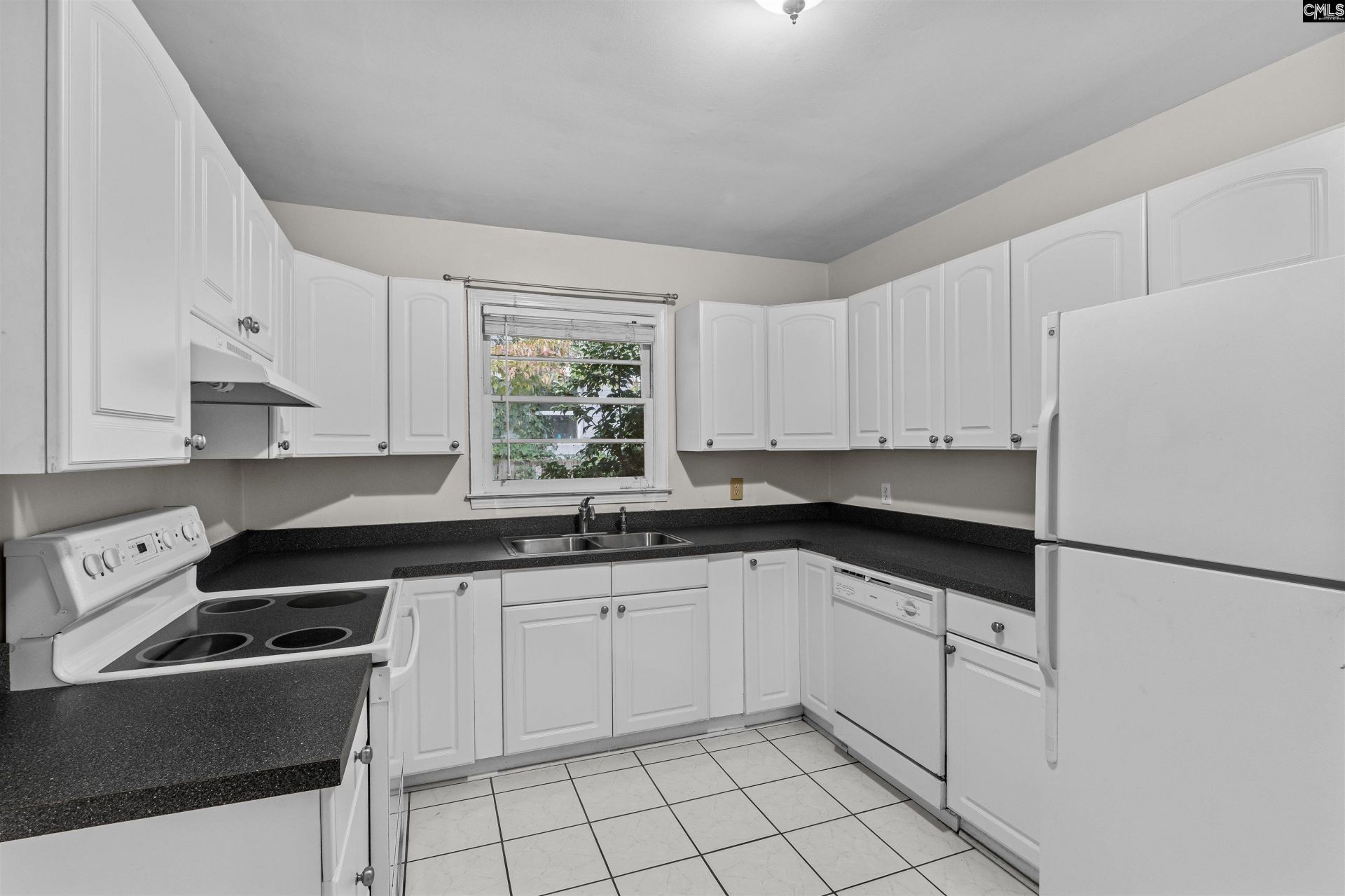 821 Elm Avenue  Photo 11