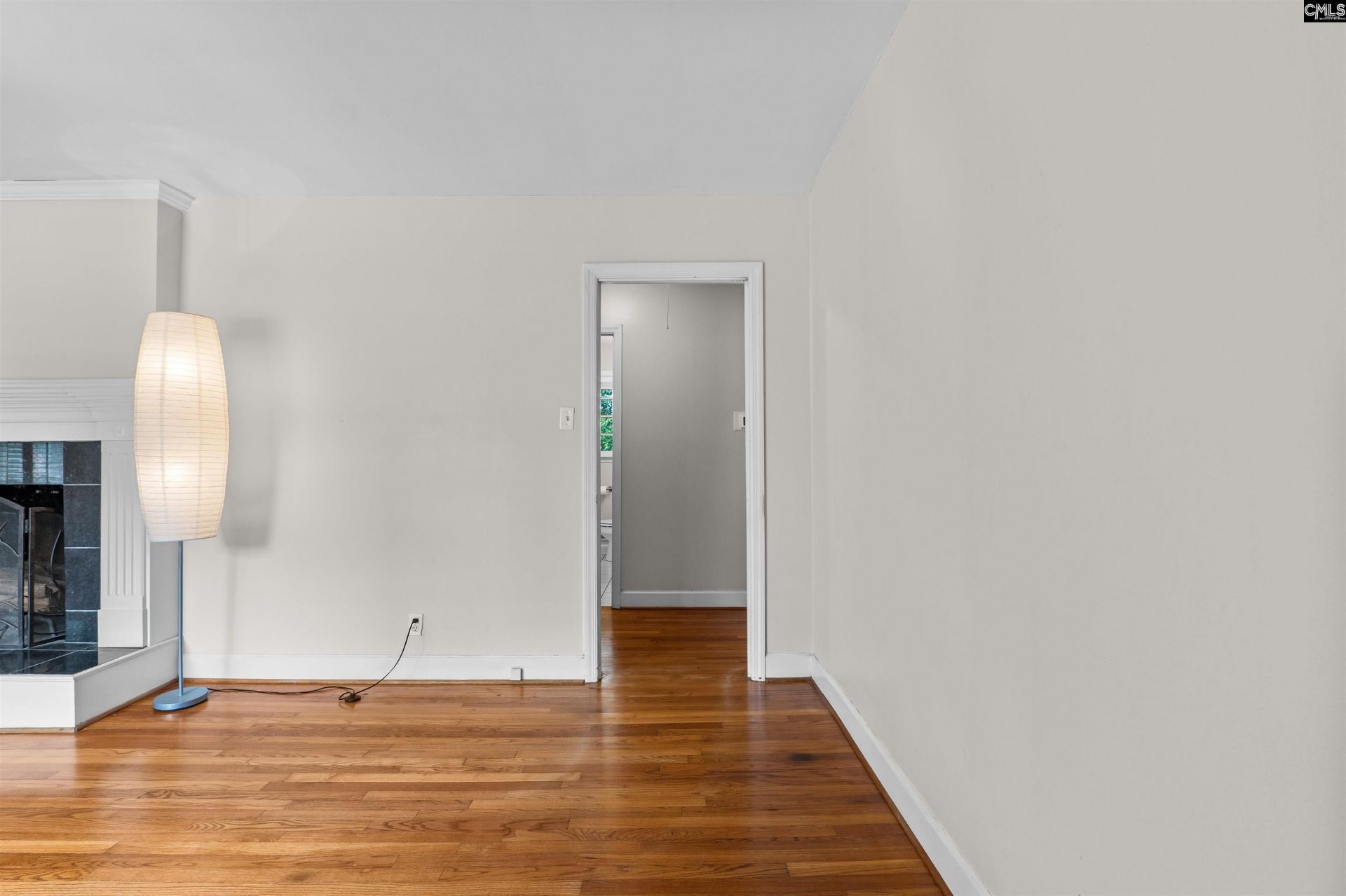 821 Elm Avenue  Photo 6