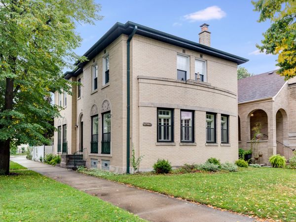 2701 W Farwell Avenue , Chicago, IL 60645