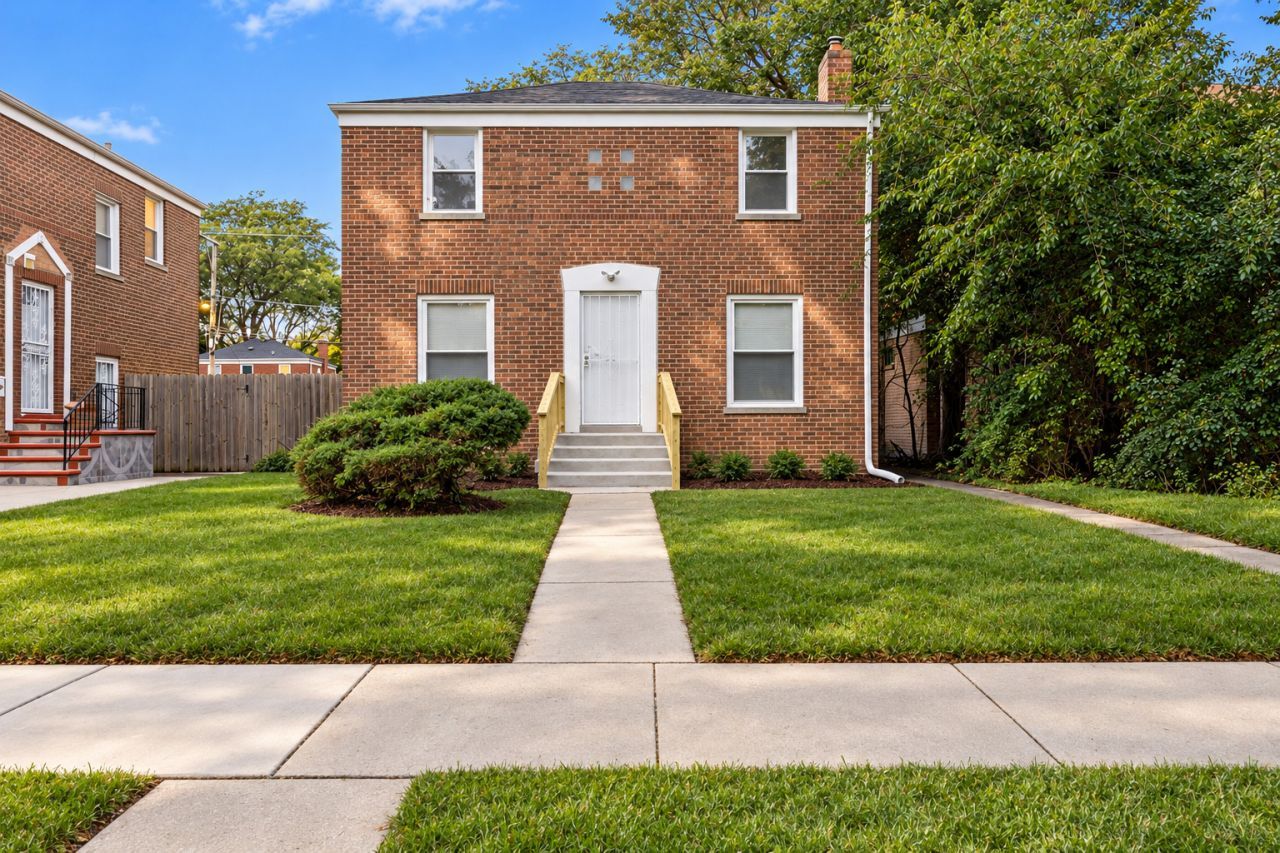 9926 S Luella Avenue, Chicago, IL 60617 Main Photo