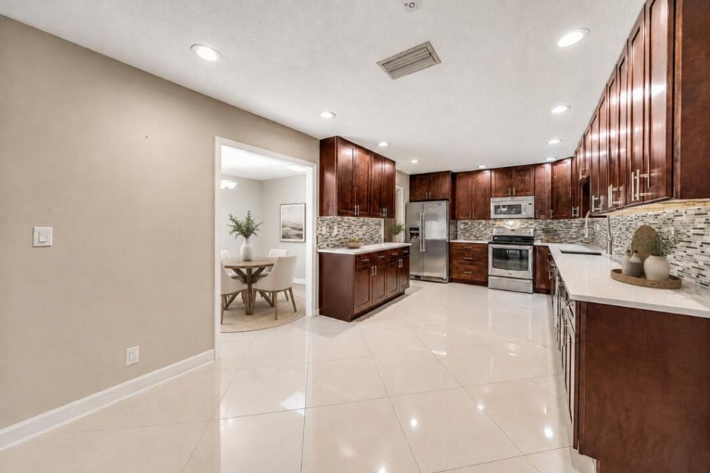 574 Juniper Place, Wellington, FL 33414 Photo