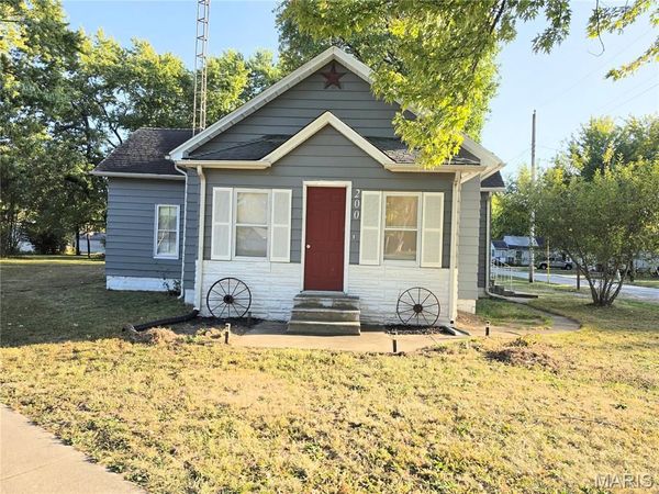200 E Main Street , Coffeen, IL 62017