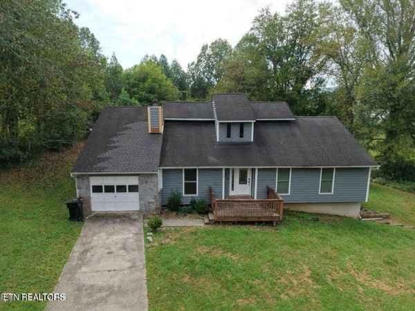 459 Dogwood Lane, Jacksboro, TN 37757