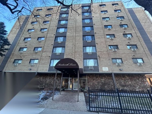 Unit 1F, Oak Park, IL 60301