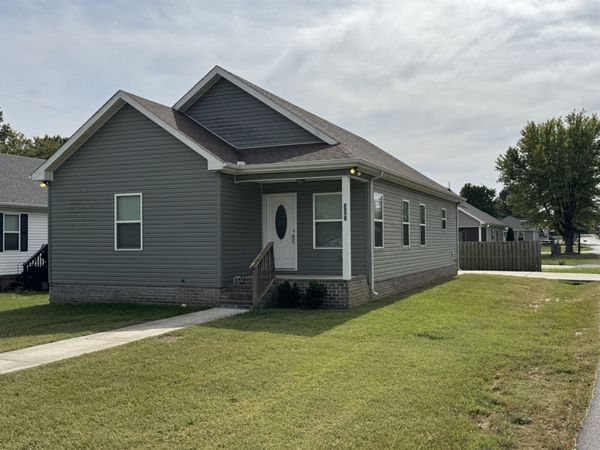 302 College St , Portland, TN 37148