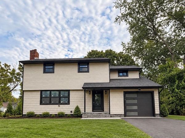 1 Medford Lane, East Northport, NY 11731