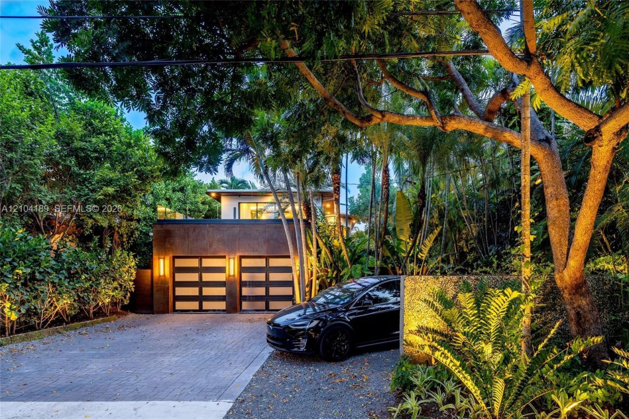 250 S Hibiscus Dr, Miami Beach, FL 33139 Photo