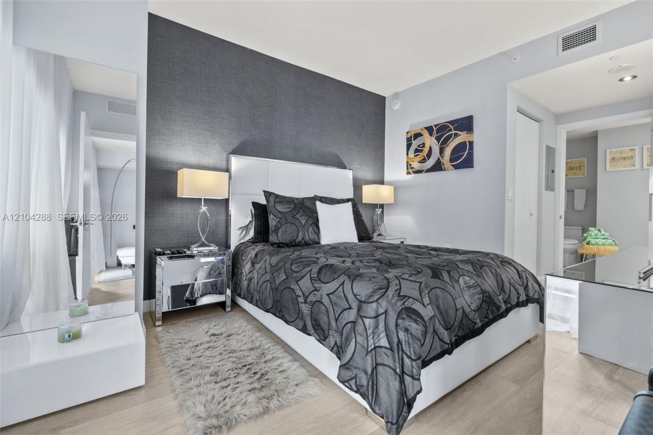 55 SW 9th St, Unit 2309, Miami, FL 33130 Photo