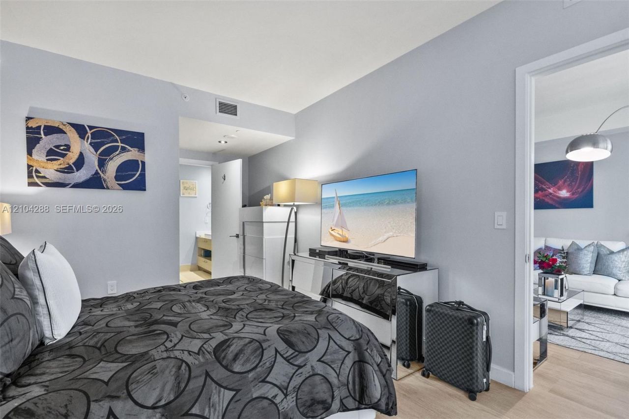 55 SW 9th St, Unit 2309, Miami, FL 33130 Photo