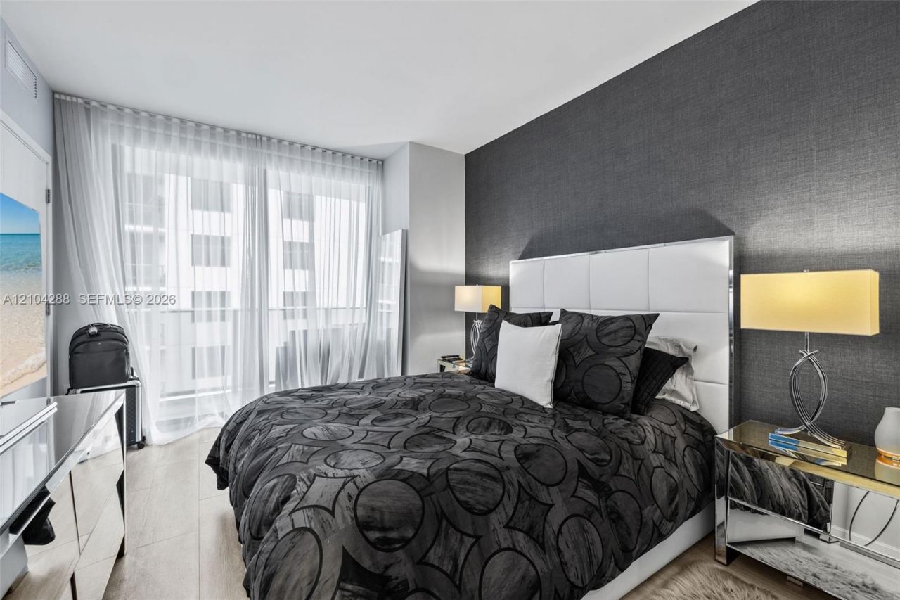 55 SW 9th St, Unit 2309, Miami, FL 33130 Photo