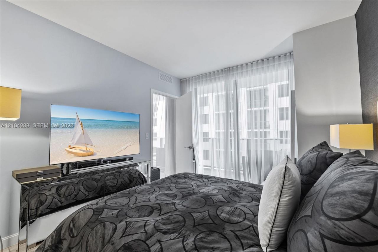 55 SW 9th St, Unit 2309, Miami, FL 33130 Photo