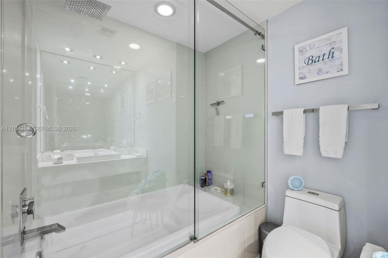 55 SW 9th St, Unit 2309, Miami, FL 33130 Photo