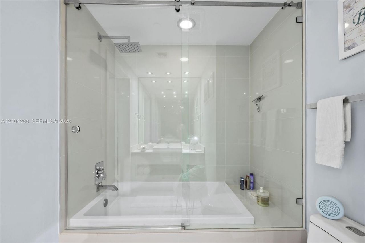 55 SW 9th St, Unit 2309, Miami, FL 33130 Photo