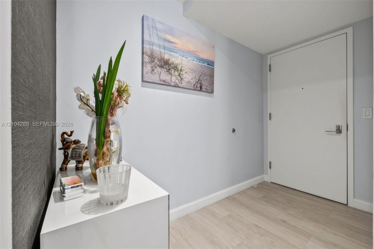 55 SW 9th St, Unit 2309, Miami, FL 33130 Photo