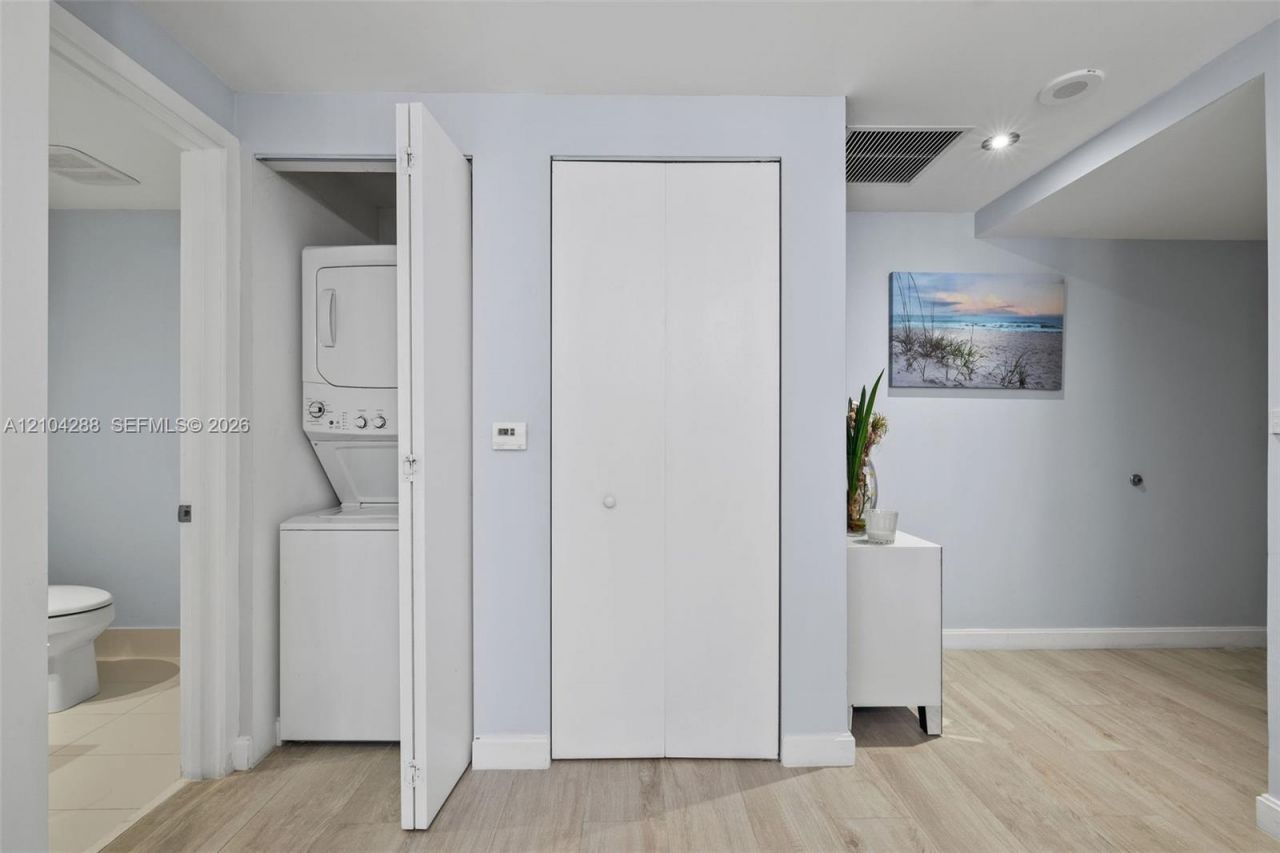 55 SW 9th St, Unit 2309, Miami, FL 33130 Photo